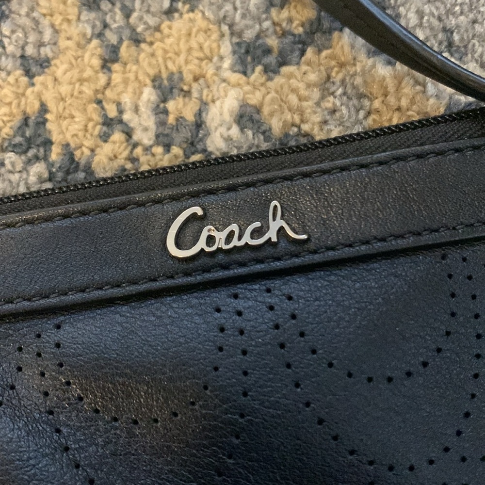 Coach wristlet - Picture 3 of 4